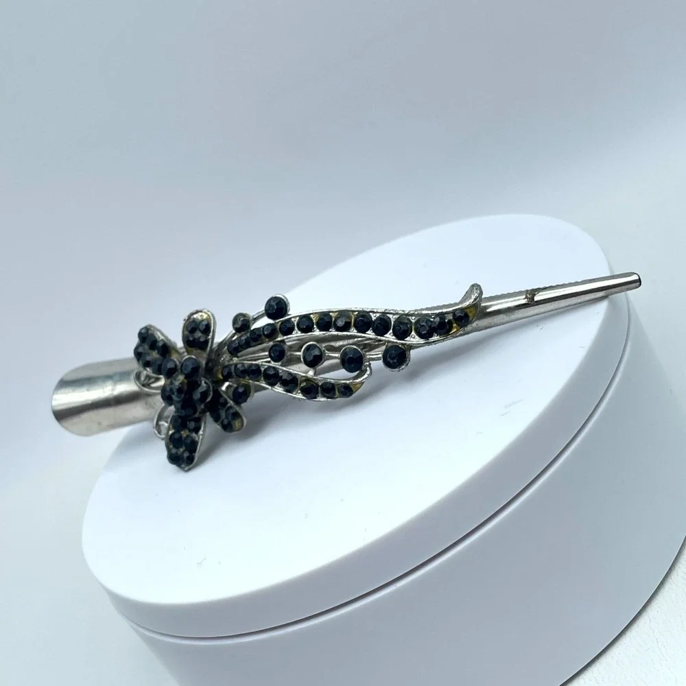 Vintage Silver-Tone Black Classic Faceted Glass Floral Beads Alligator Hair Clip